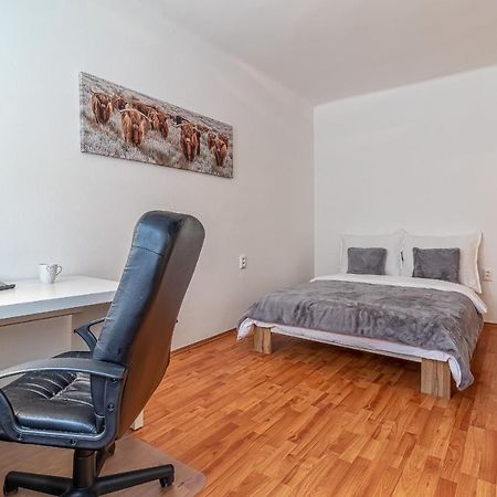 Cosy Flat Close To Central Bratislava Ngoại thất bức ảnh